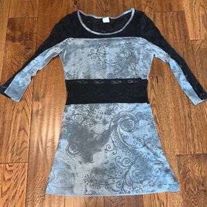 Daytrip by Buckle Lace Inlay 3/4 length sleeve top